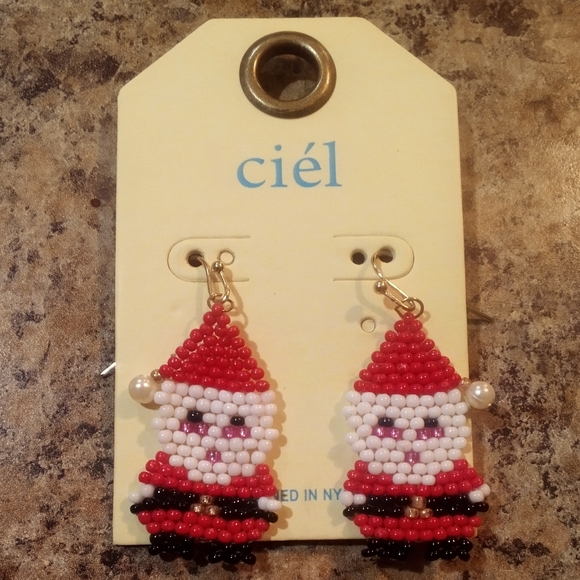 🆕  Santa Seed Bead Earrings - Picture 1 of 2
